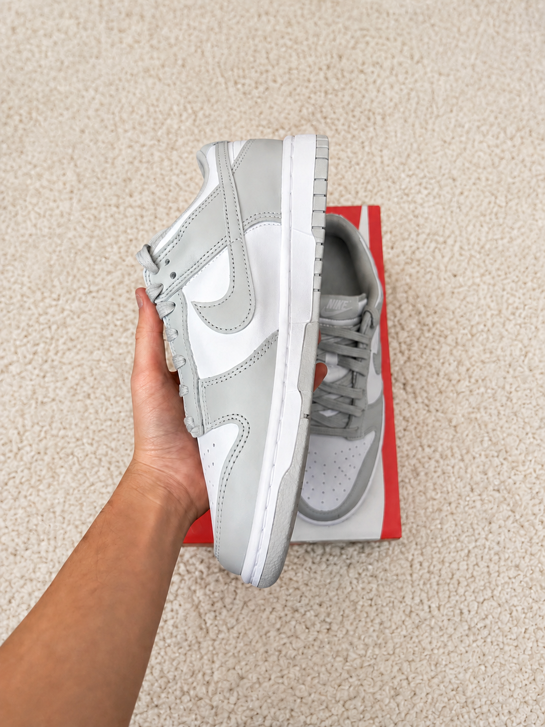 NIKE DUNK BRANCO / CINZA