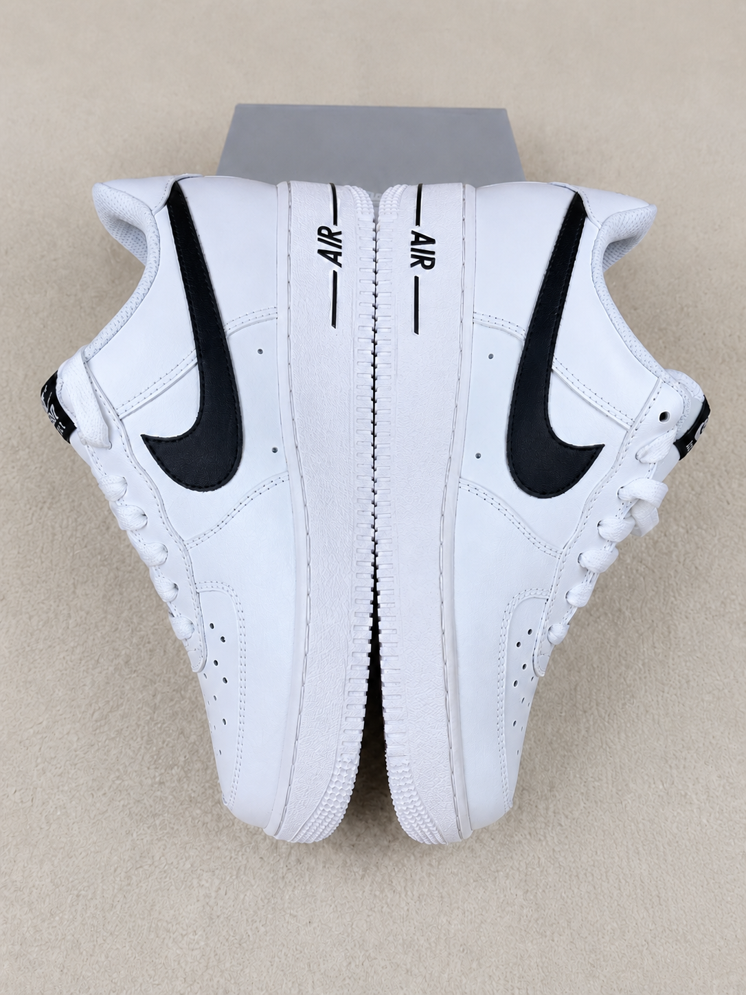 NIKE AIR FORCE 1 LOW BRANCO / PRETO