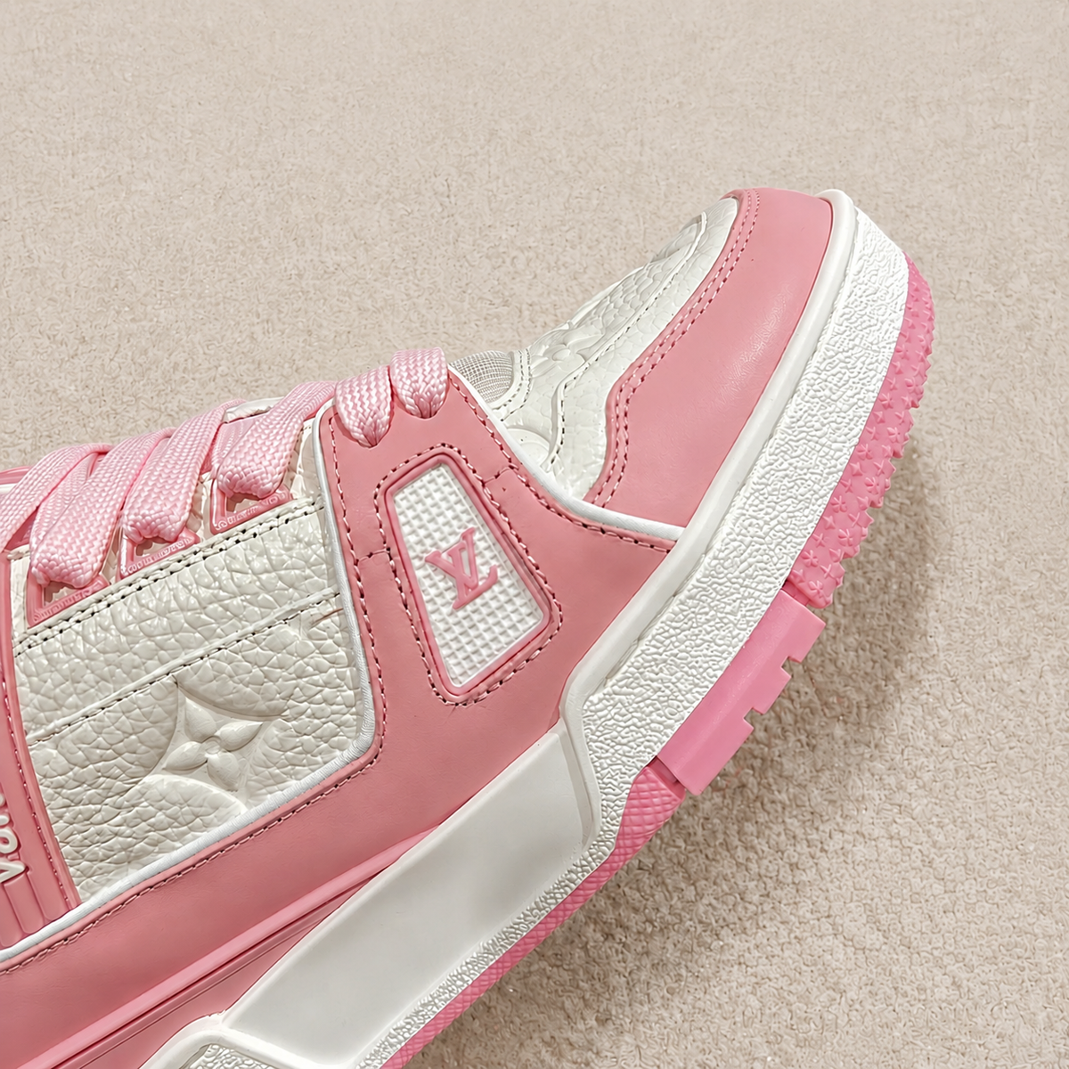 LOUIS VUITTON LV TRAINER ROSA