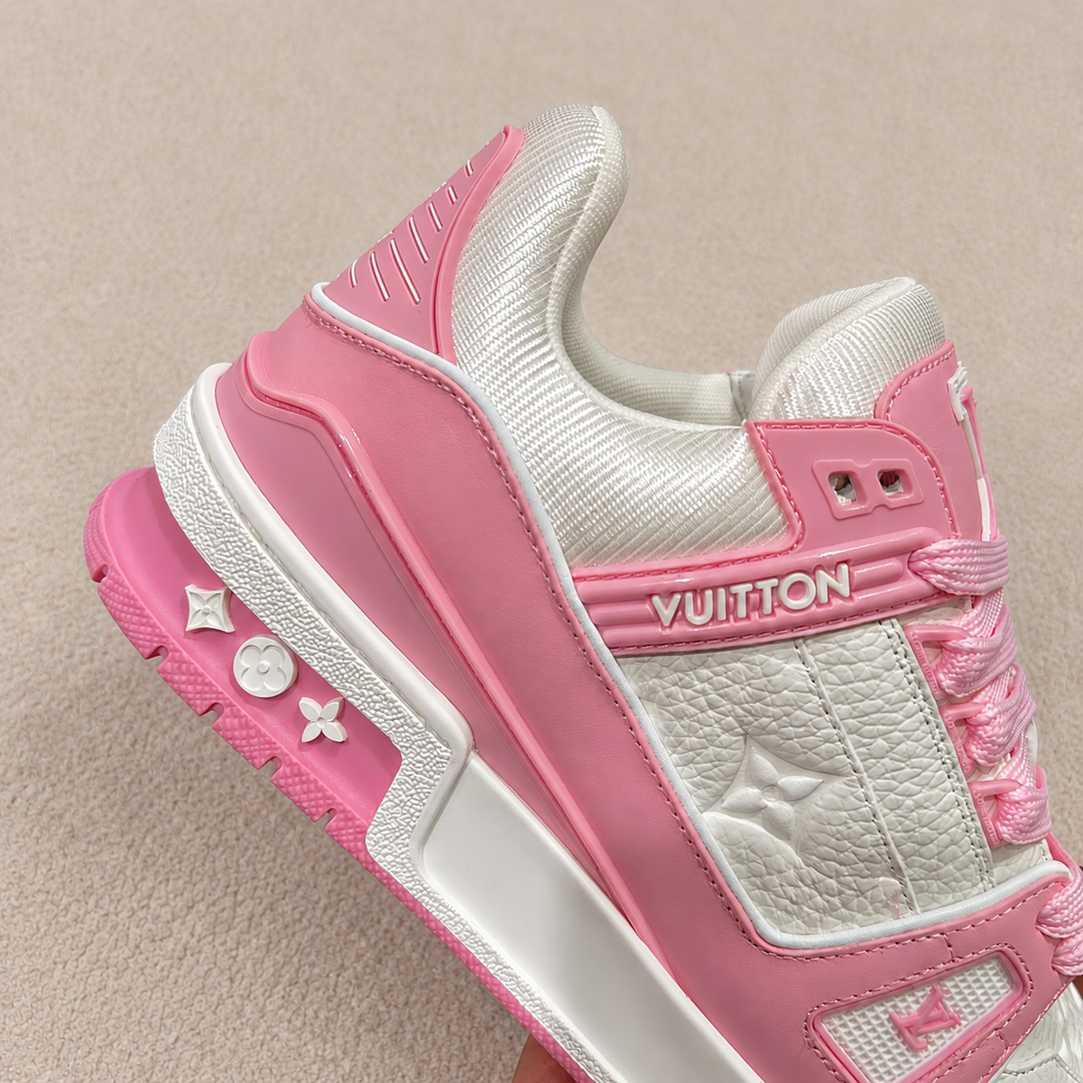 LOUIS VUITTON LV TRAINER ROSA