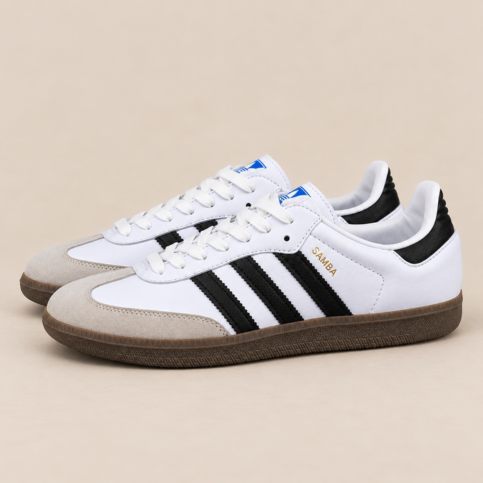 ADIDAS SAMBA BRANCO / PRETO — fotografia de catálogo com fundo bege
