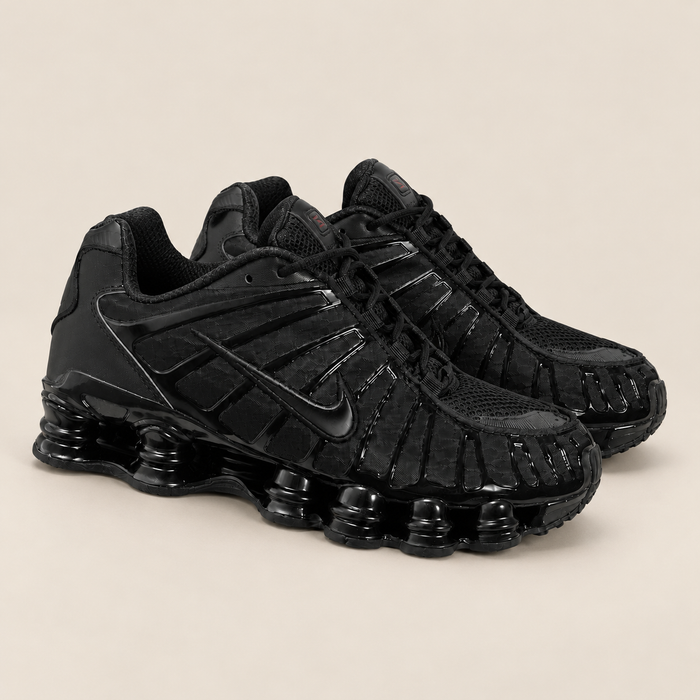 NIKE SHOX PRETO — fotografia de catálogo com fundo bege