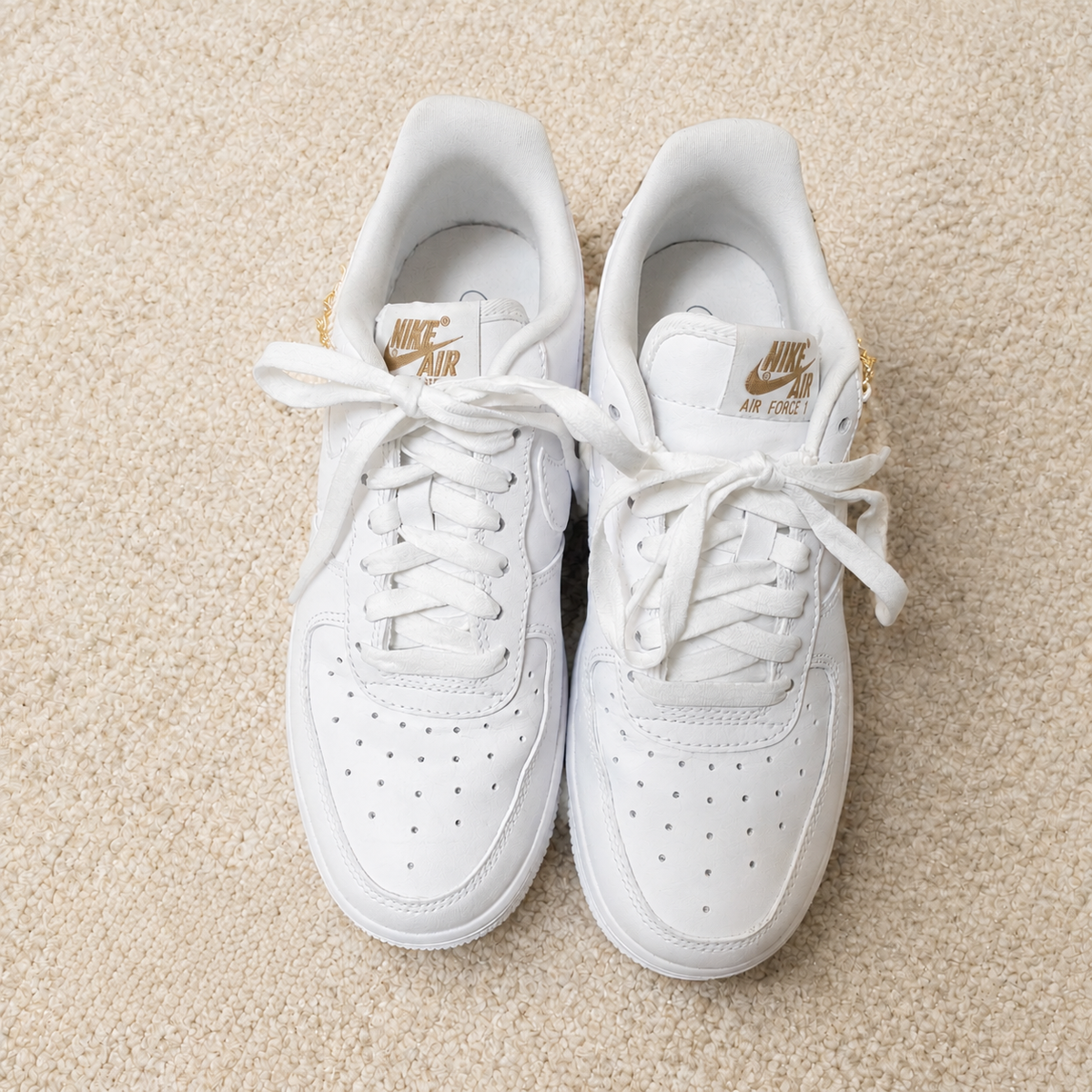 NIKE AIR FORCE 1 LOW BRANCO / CORRENTES