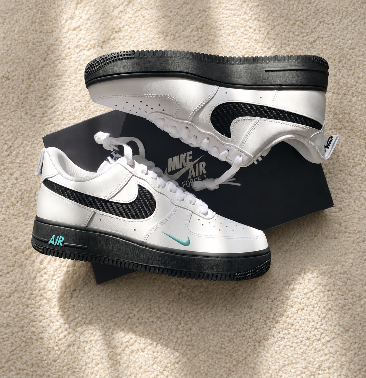 NIKE AIR FORCE 1 LOW BRANCO / PRETO / AZUL