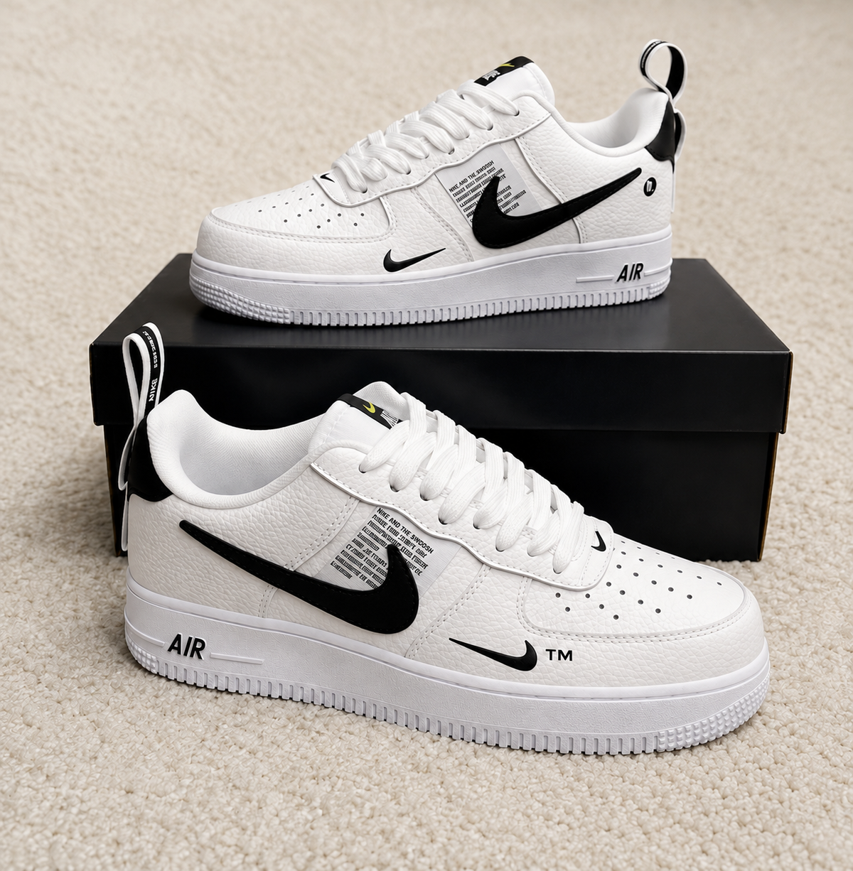 NIKE AIR FORCE 1 LOW TM BRANCO / PRETO