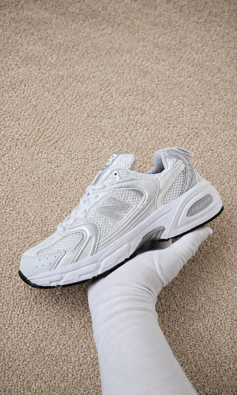 NEW BALANCE 530 BRANCO / PRATEADO