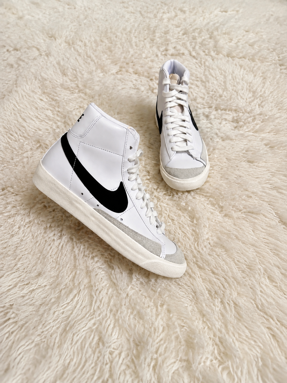NIKE BLAZER