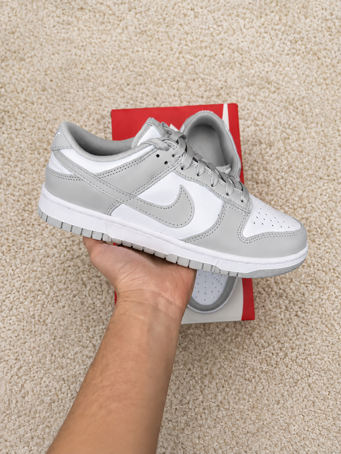 NIKE DUNK BRANCO / CINZA