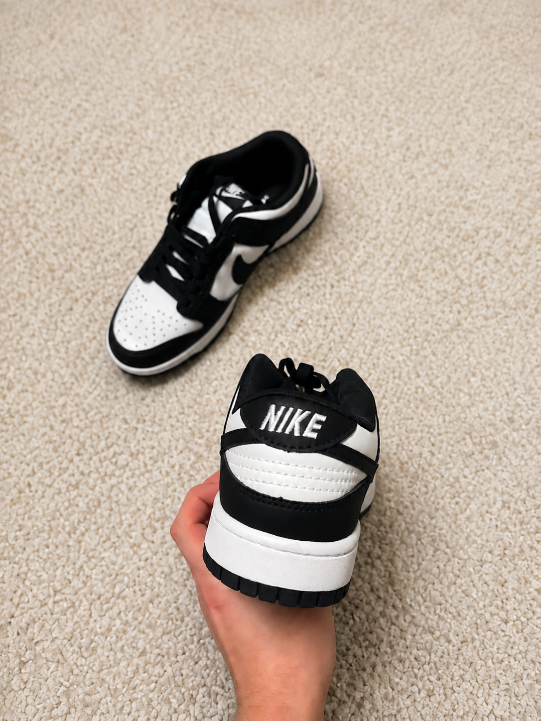 NIKE DUNK BRANCO / PRETO