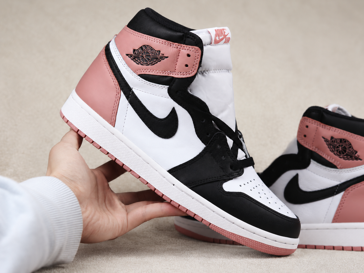 NIKE AIR JORDAN 1  PRETO / ROSA / BRANCO