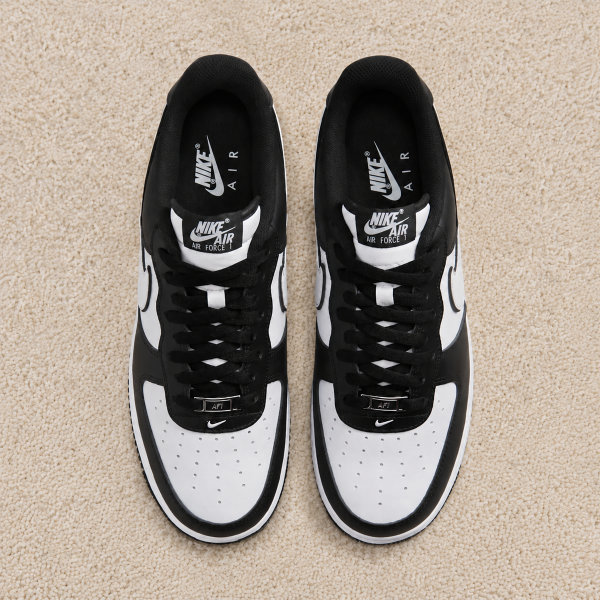 NIKE AIR FORCE 1 LOW PRETO / BRANCO
