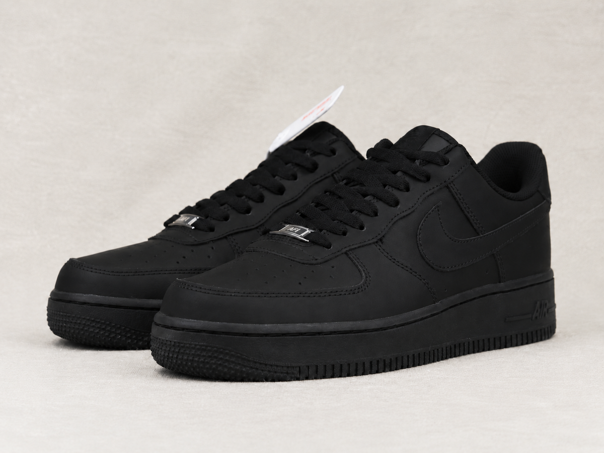 NIKE AIR FORCE 1 LOW PRETO